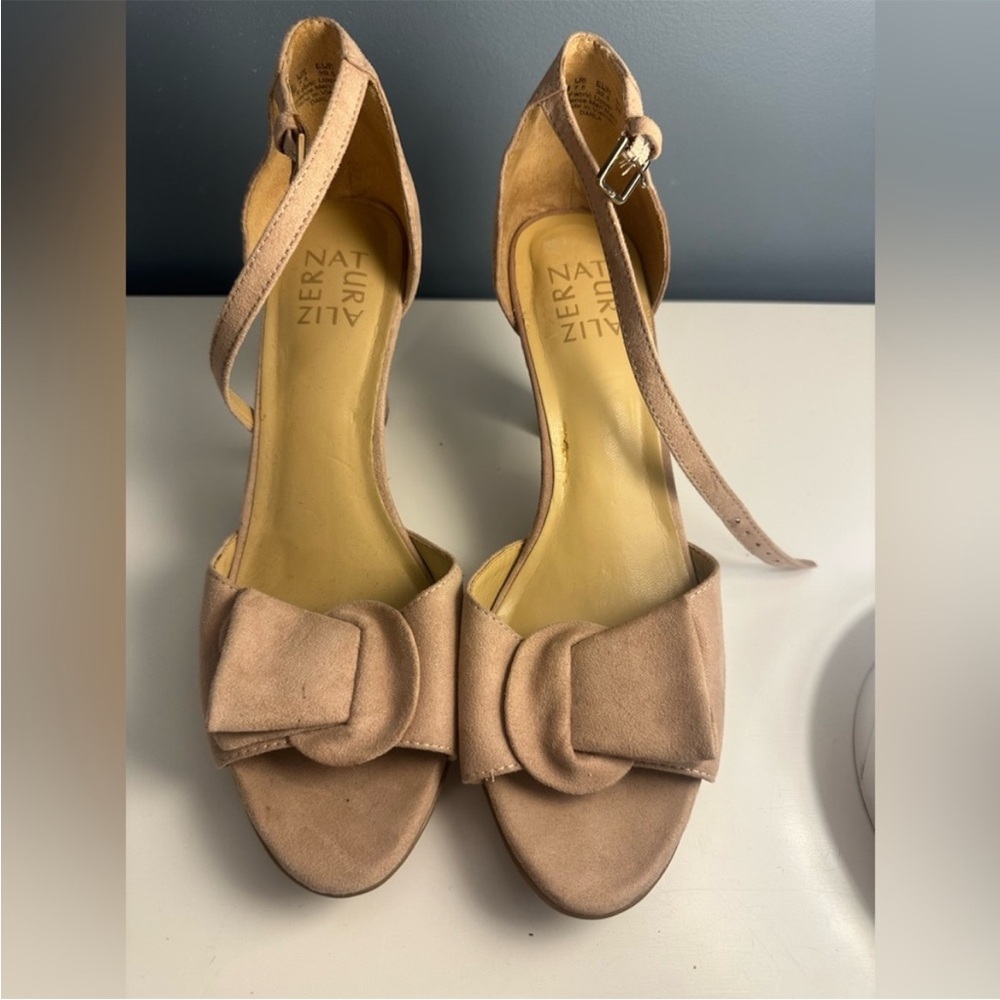 Naturalizer ‘Darla’ Women's Pink Nude Heeled Sandals Size 8